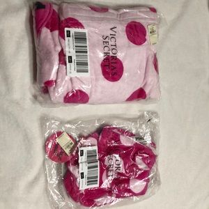Pink Victoria’s Secret head and wrap towel